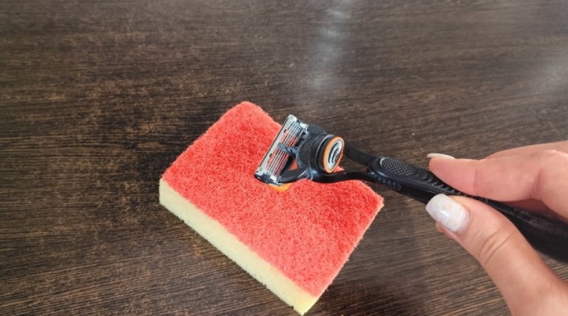 Kam reikia tepti lygintuvo padą dantų pasta