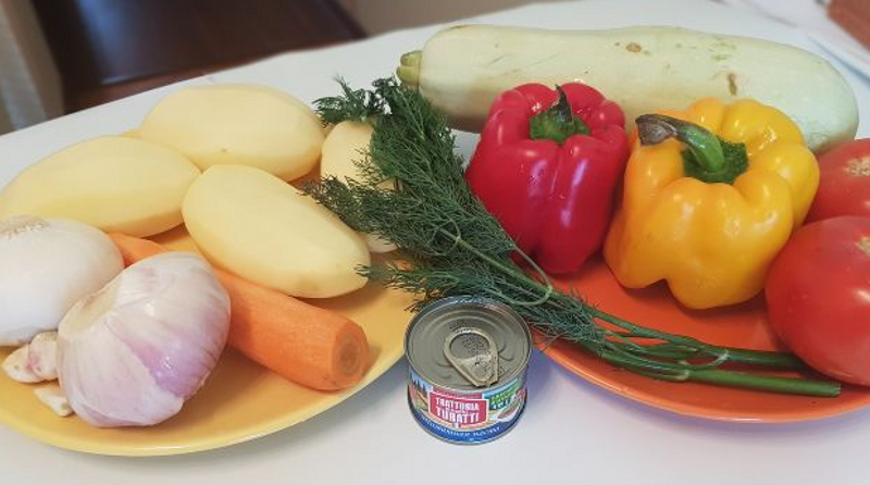 Paruoškite daržovių ragu ingredientus